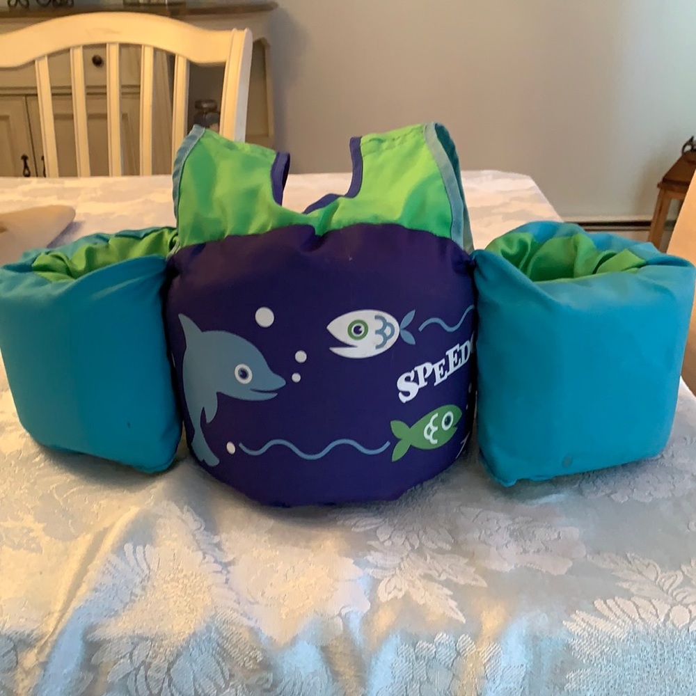 Speedo swimmie! 30-50 lbs!